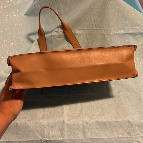 EUC Vintage GUCCI Satchel bag that come with FREE TWILLY if purchased! - Picture 7 of 13